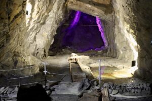 A photo of the inside of the Llechwedd Slate Caverns